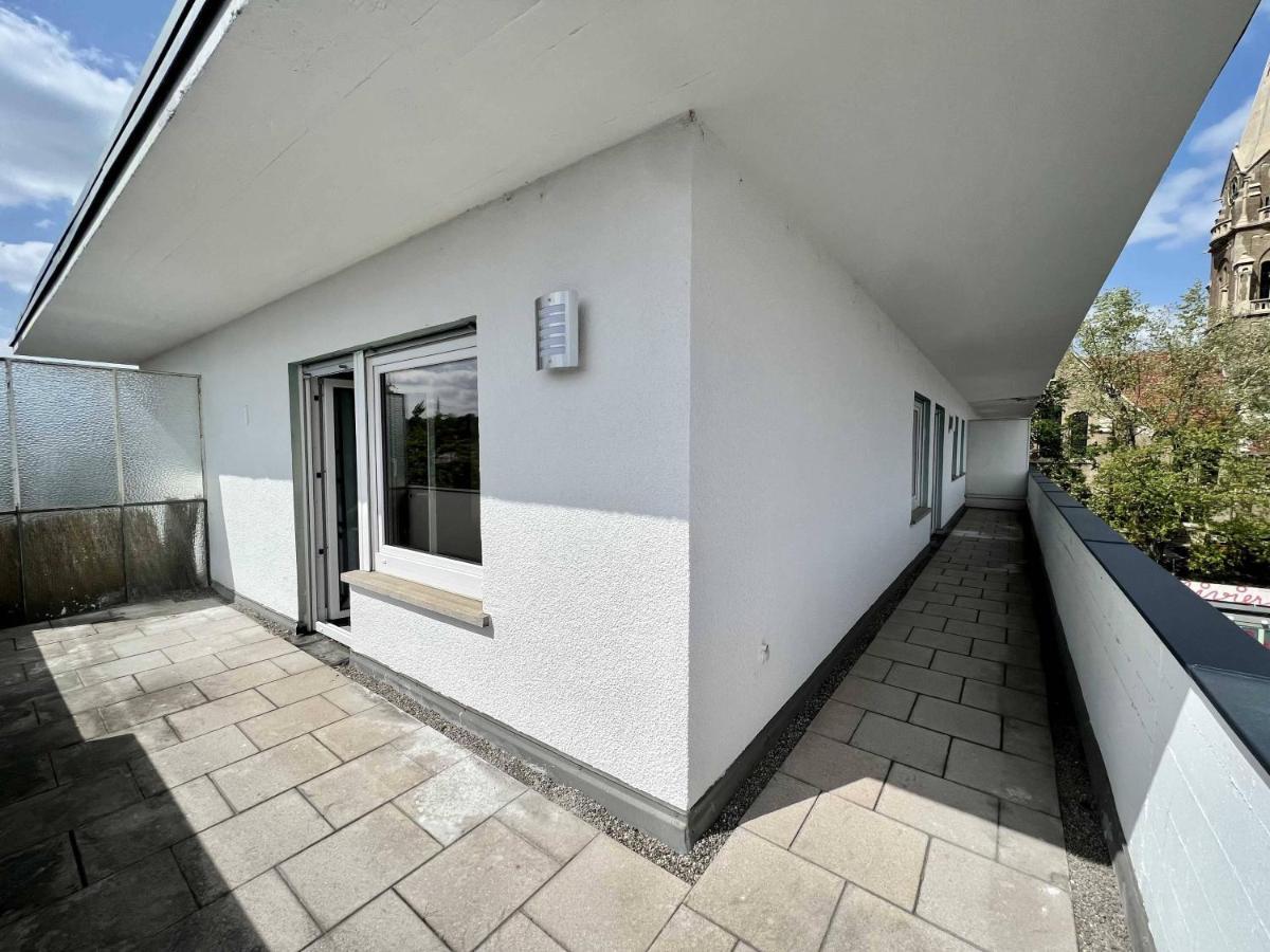 Nujen- Hotel Und Apartment Stuttgart Zuffenhausen Exterior photo